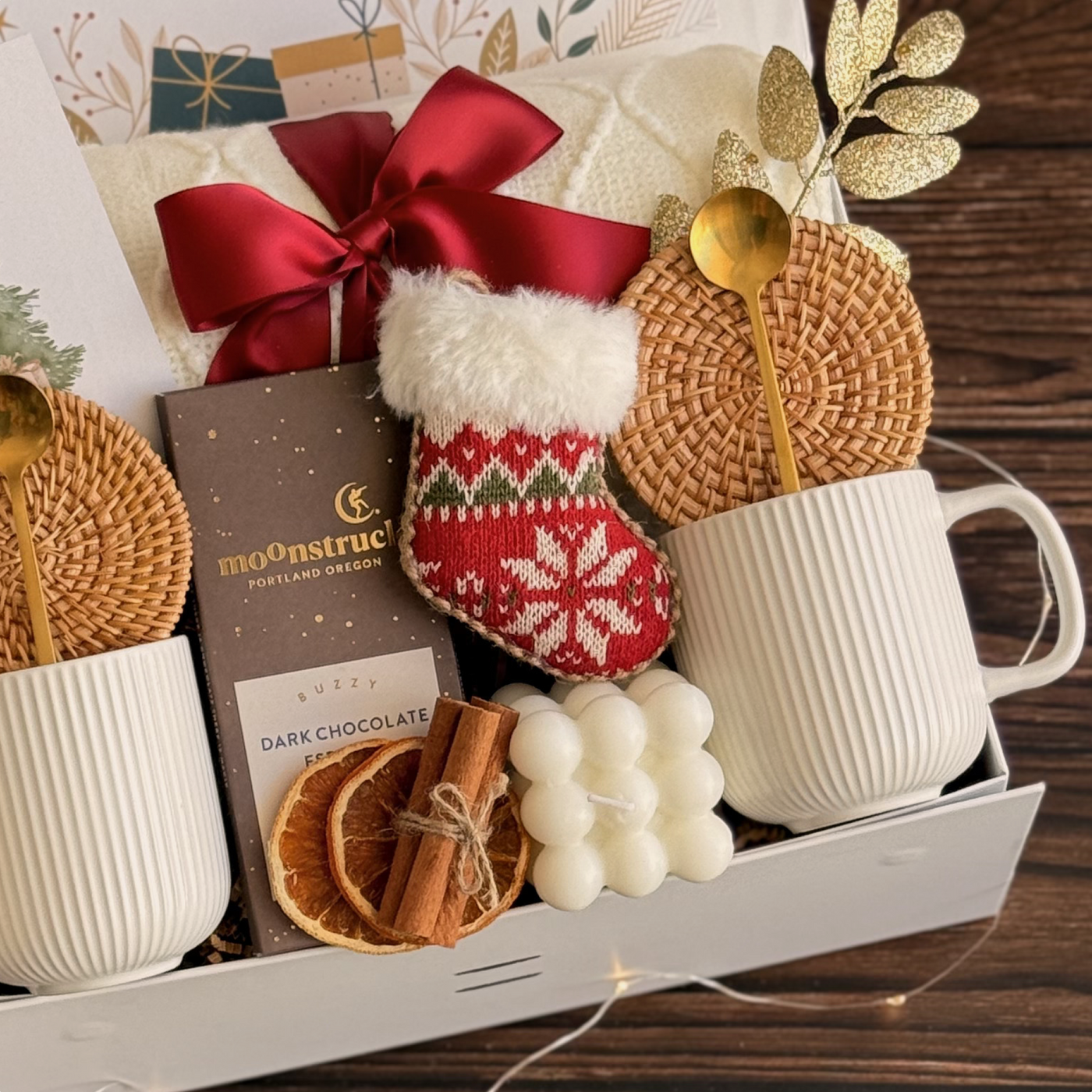 Cinnamon & Ornament Fireside Set — inside view