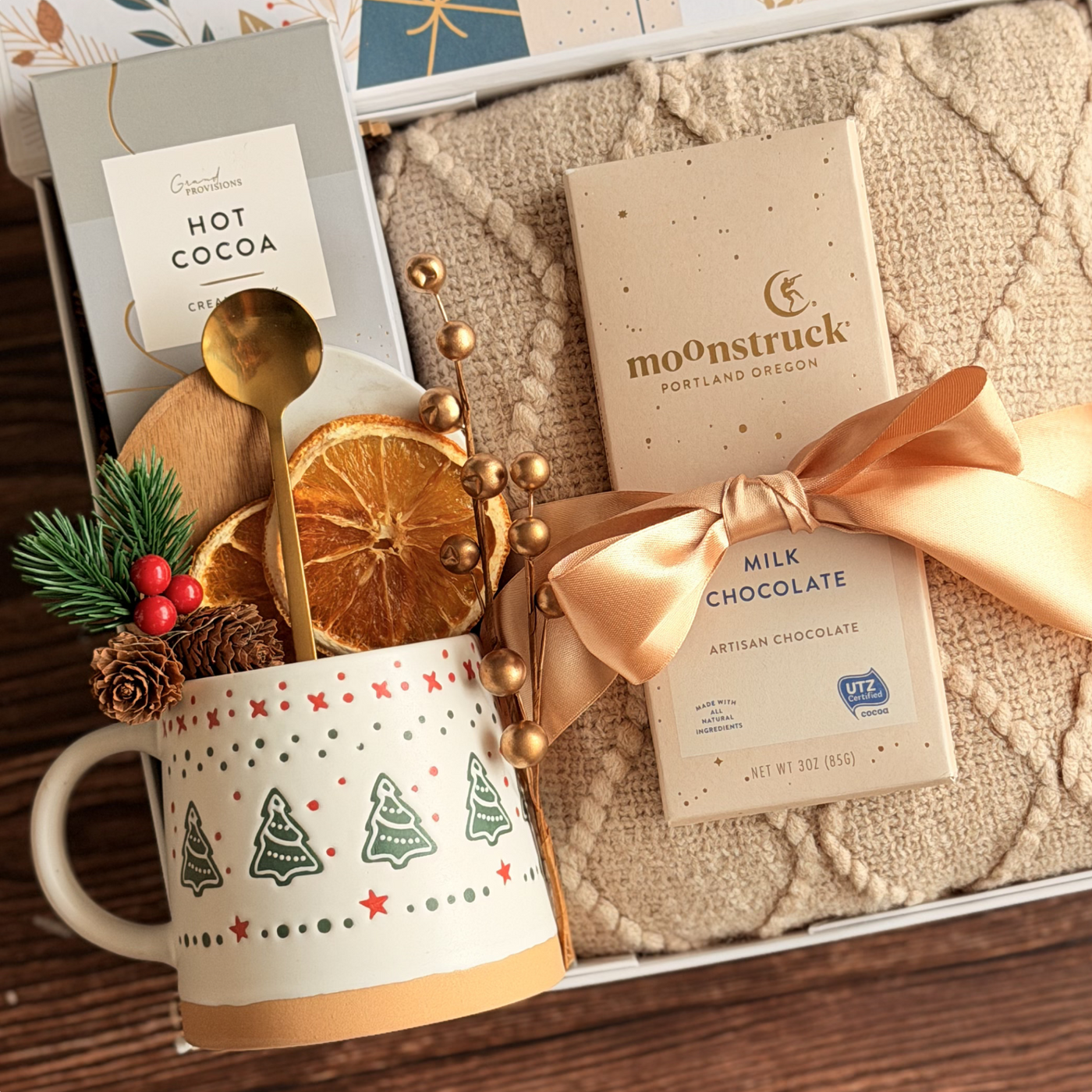 Cocoa Spoon Winter Evening Box — inside view