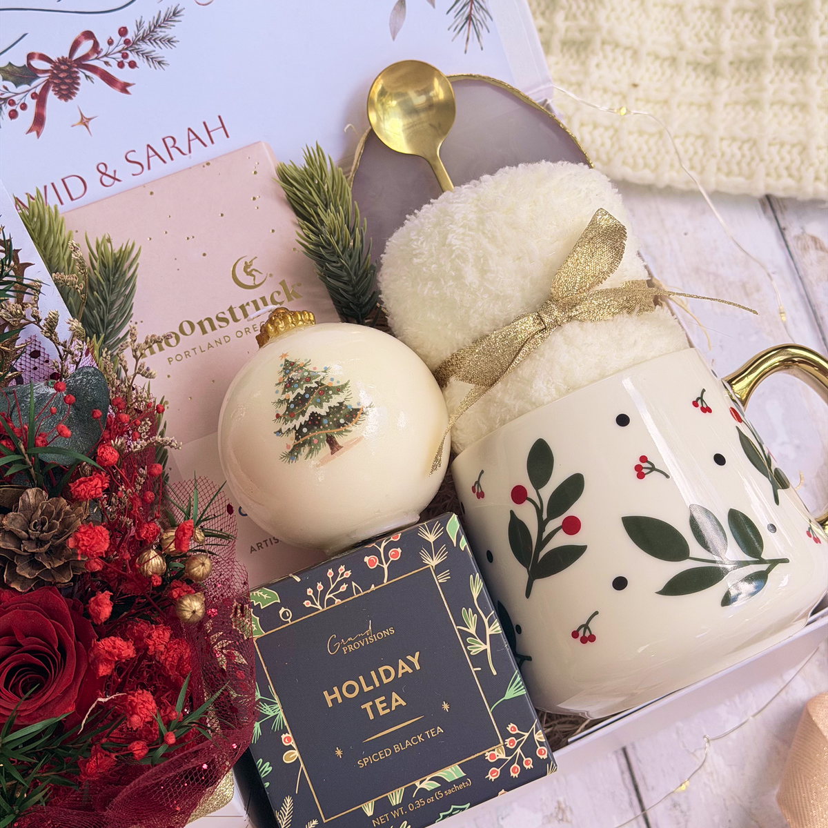Dried Bloom Mug Duo Gift Box — close-up detail 4