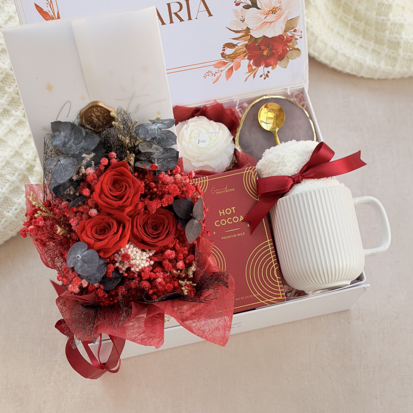 Dried Bloom & Cocoa Mug Box — front view