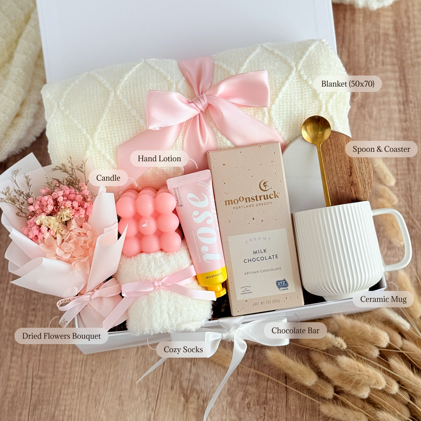 Dried Bloom & Cocoa Blanket Box — inside view