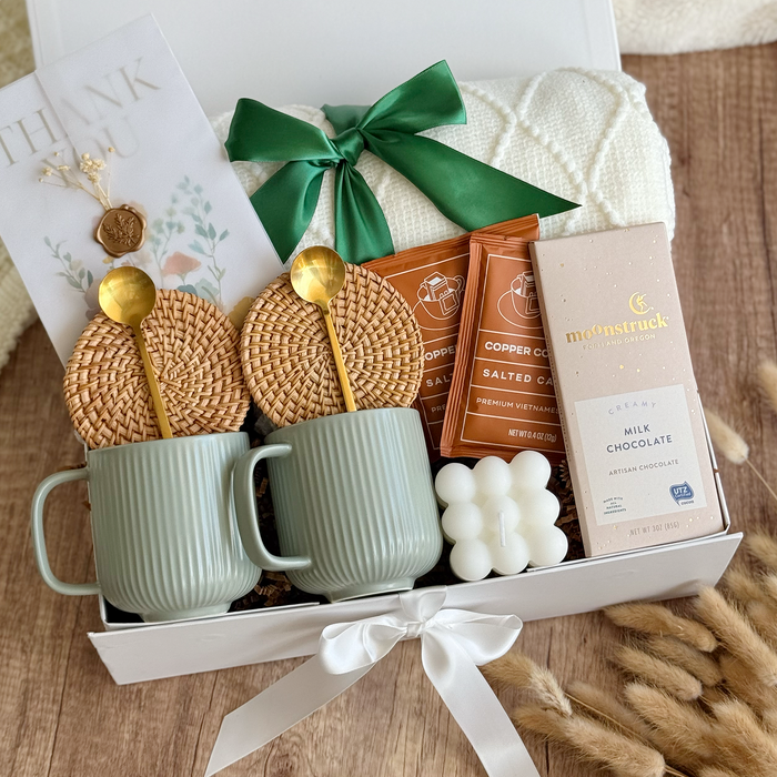 Two Mugs & Blanket Gathering Box